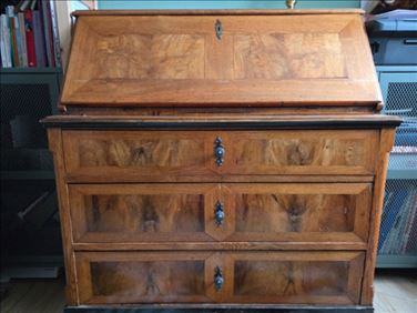 Abbildung: Schönen Sekretär zu verschenken 